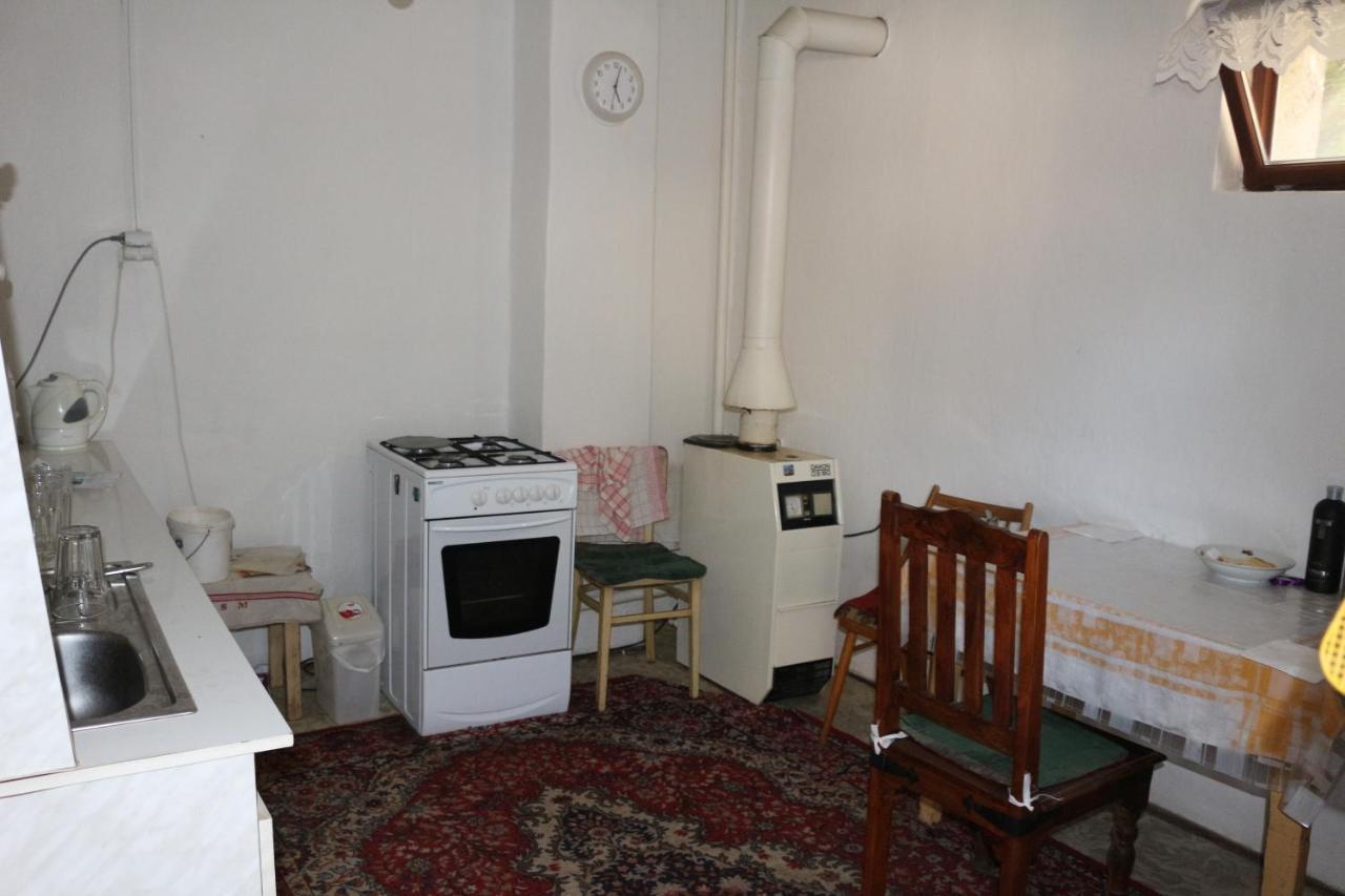 Vinyl House Guest House Strekov ภายนอก รูปภาพ